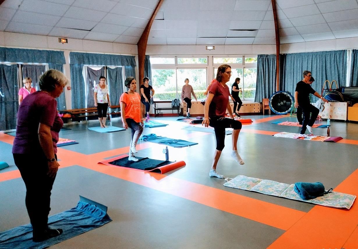 Cours de Pilates sur tapis