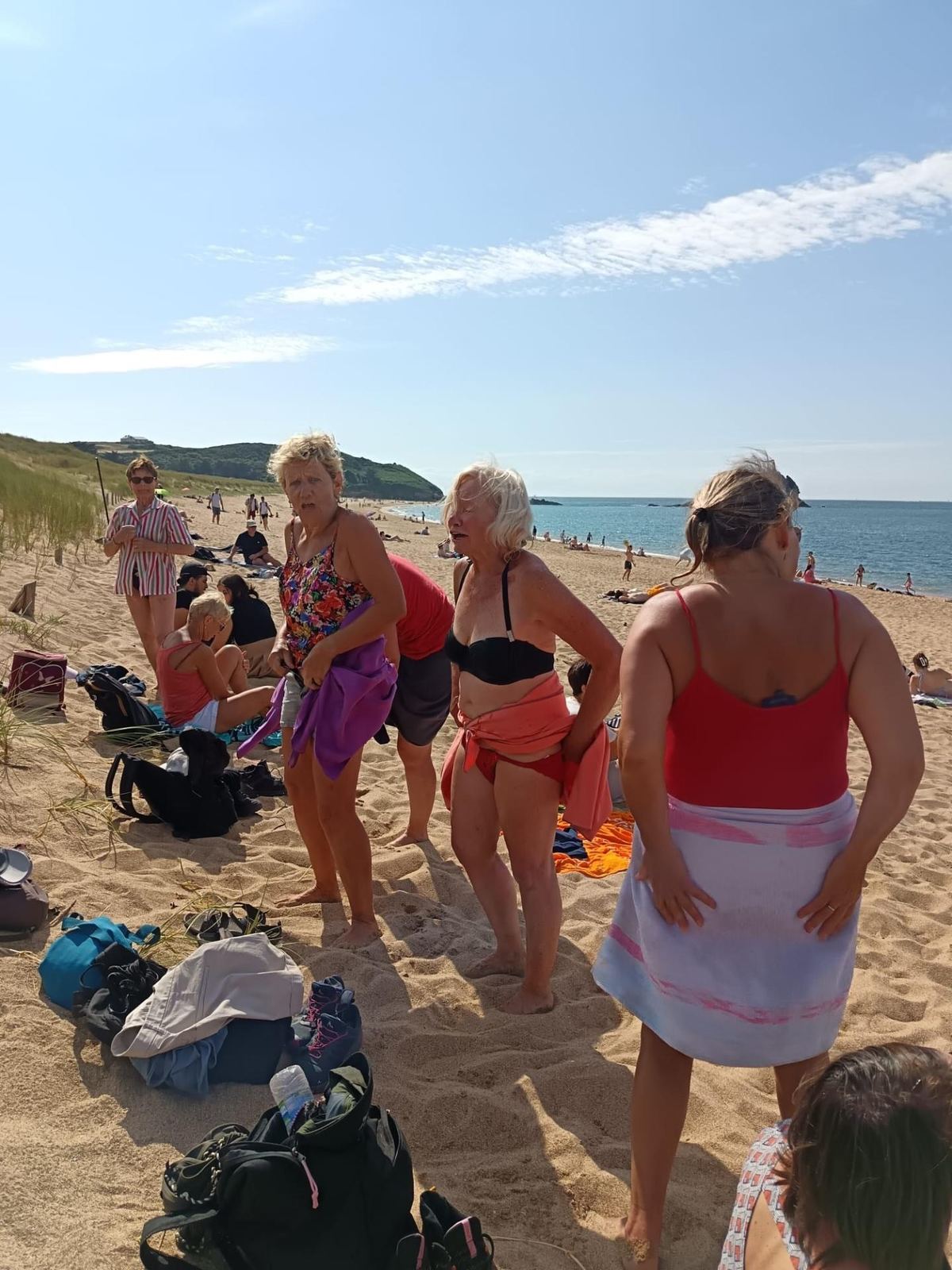 Adhérentes sur la plage pendant la randonnée