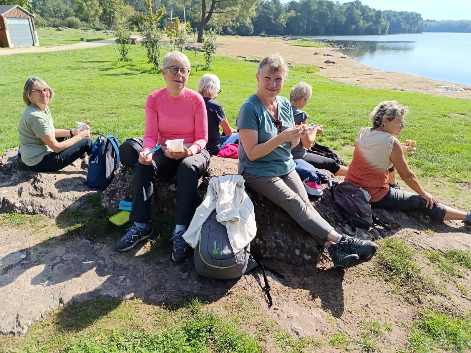 Pique-nique au lac de Trémelin
